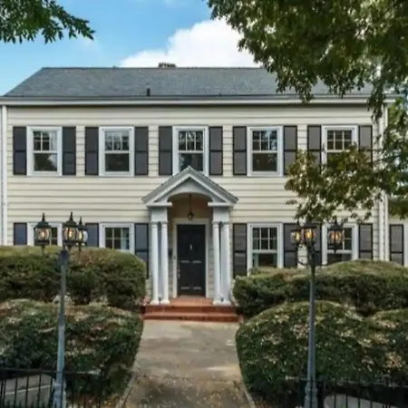 Luxurious 1Br In Grand Old Home